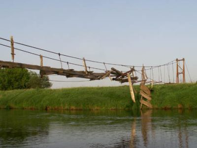 Разрушенный мост. Фото: wmouse.ru
