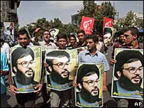 Митинг с портретом Насраллы. Фото АР. Митинг с портретом Насраллы. Фото АР.