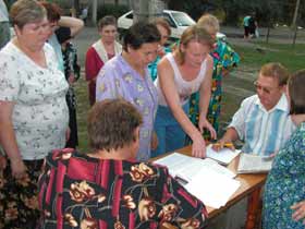 Сбор подписей, фото Александра брагина, сайт Собкор®ru Сбор подписей, фото Александра брагина, сайт Собкор®ru