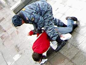 Задержание. Фото Ларисы Верчиновой (Каспаров.Ru) Задержание. Фото Ларисы Верчиновой (Каспаров.Ru)