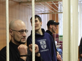 Обвиняемые в беспорядках на Манежной площади другороссы. Фото "Новой газеты". Обвиняемые в беспорядках на Манежной площади другороссы. Фото "Новой газеты".