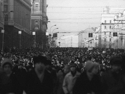 Первое массовое несанкционированное шествие, Москва, 19.3.1989. Источник - ttolk.ru Первое массовое несанкционированное шествие, Москва, 19.3.1989. Источник - ttolk.ru