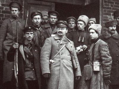 Троцкий. Источник: http://russian7.ru/post/chto-sdelal-trockijj-dlya-sovetskojj-ross/ Троцкий. Источник: http://russian7.ru/post/chto-sdelal-trockijj-dlya-sovetskojj-ross/