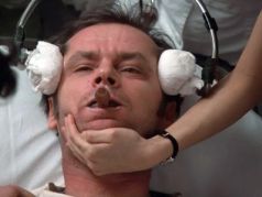 "Пролетая над гнездом кукушки". Кадр из фильма Милоша Формана "Пролетая над гнездом кукушки". Кадр из фильма Милоша Формана