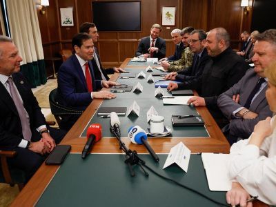 Переговоры делегаций Украины и США. Фото: rbc.ru